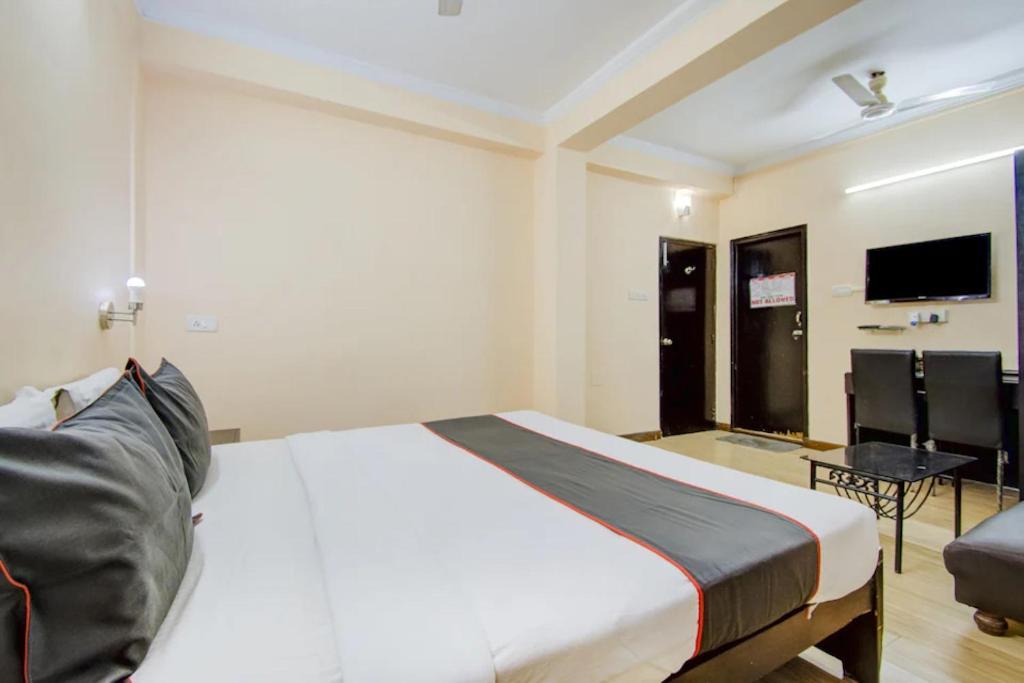 Dover Inn By Bookmerihotel Kolkata Exterior photo